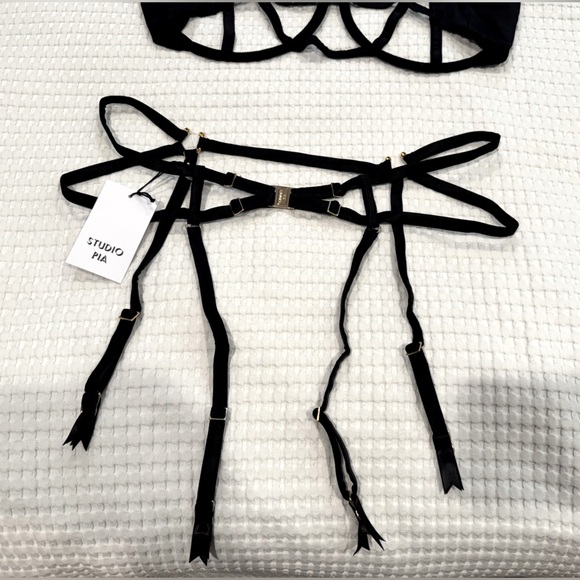 New, unworn Studio Pia Clea Bra & Harness in Jet - Picture 16 of 16